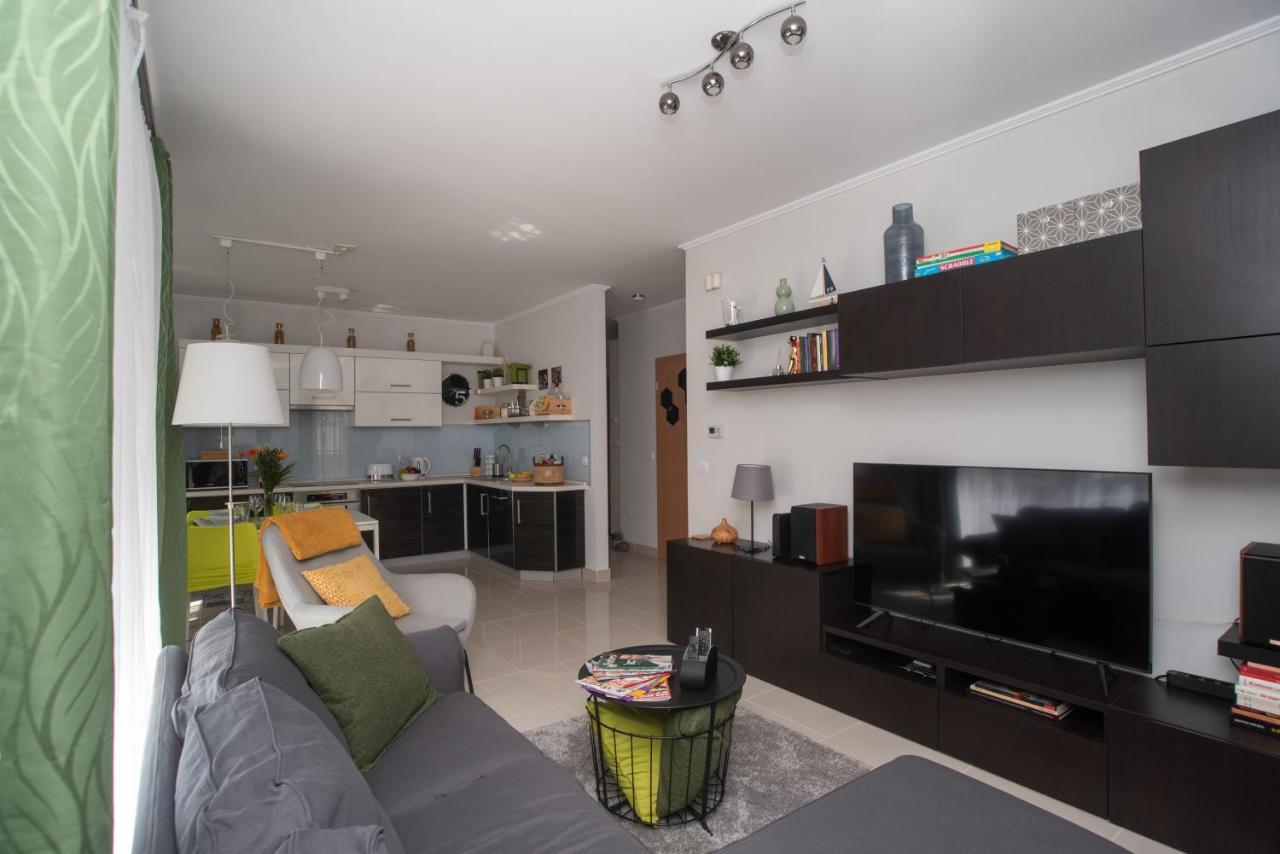 Sunny Home Near Bud With 2Br, Ac And Free Parking Вечеш Екстериор снимка