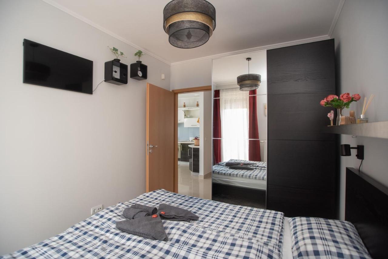 Sunny Home Near Bud With 2Br, Ac And Free Parking Вечеш Екстериор снимка