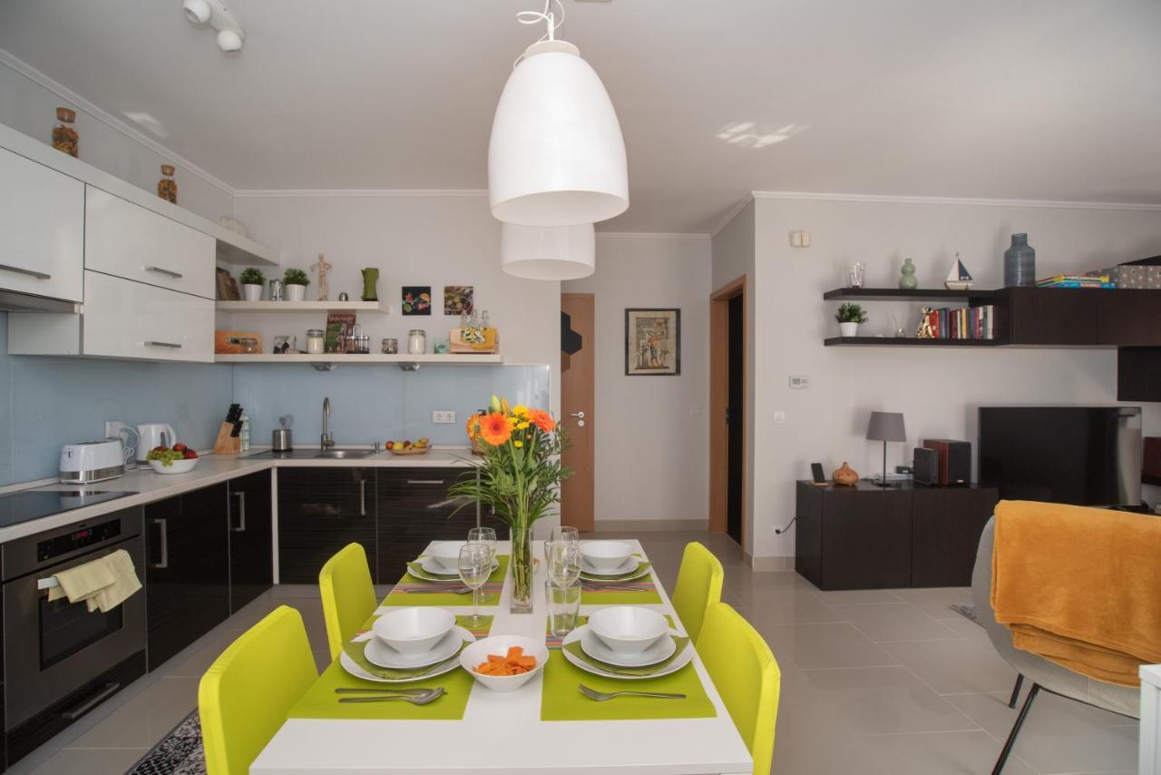 Sunny Home Near Bud With 2Br, Ac And Free Parking Вечеш Екстериор снимка