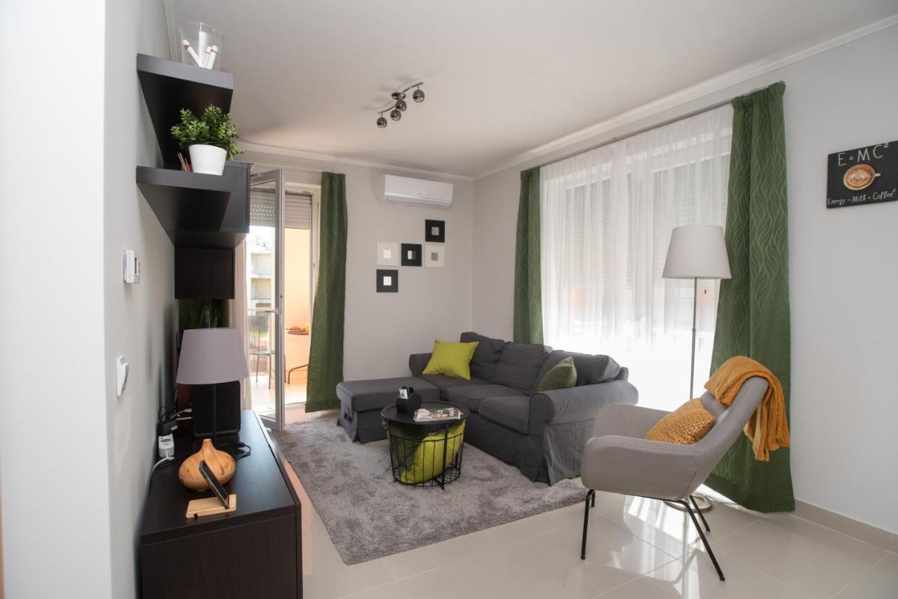 Sunny Home Near Bud With 2Br, Ac And Free Parking Вечеш Екстериор снимка